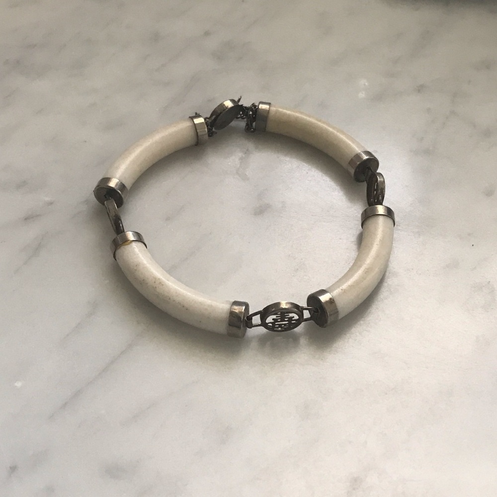 Elegant Cream and Silver Bracelet